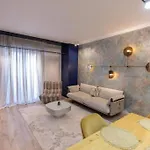 6 Tirana-by Terrace شقة تيرانا